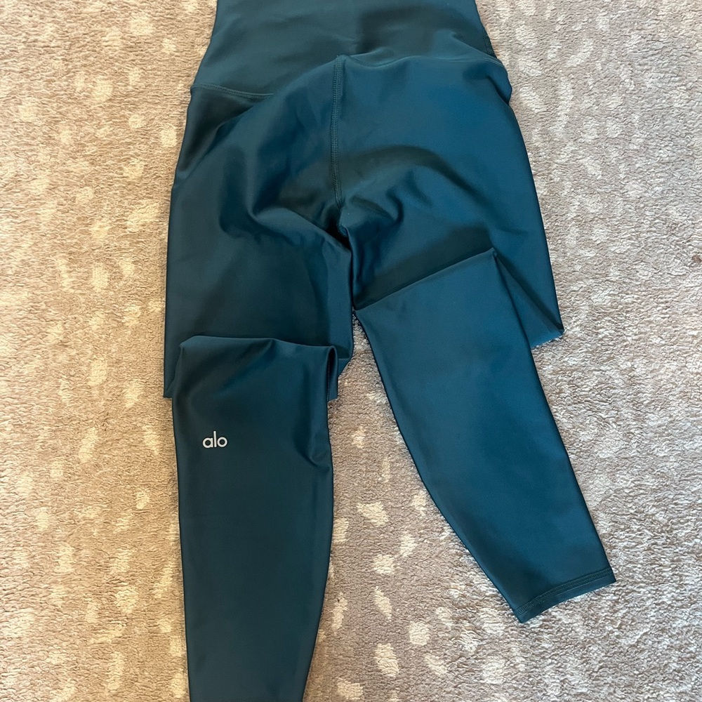 ALO airlift leggings and bra set - Picture 5 of 5